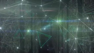 Bilgisayar devre kartı ile sütunlar üzerinden bağlantı ağının animasyonu. küresel iş, bağlantılar ve dijital arayüz konsepti dijital olarak oluşturulmuş video.