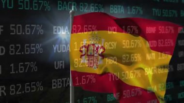 İspanya bayrağı üzerinde finansal veri işleme animasyonu. Küresel finans, iş, bağlantılar, hesaplama ve veri işleme kavramı dijital olarak oluşturulmuş video.