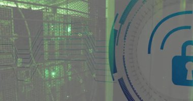 Sunucu odasının üzerindeki asma kilit simgesiyle tarama alanının animasyonu. Küresel teknoloji, bilgisayar, çevrimiçi güvenlik ve dijital arayüz kavramı dijital olarak oluşturulmuş video.