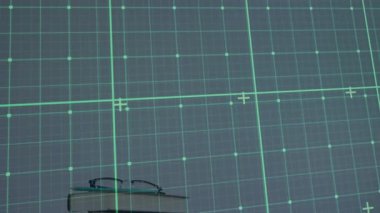 Izgara solma tetikleyiciler tarama hattı kaydırma ve kitap yığını üzerinde süpürme, tarama için ızgara hizalama. Teknoloji, yenilik, veri, analiz, dijital, fütüristik, mimari