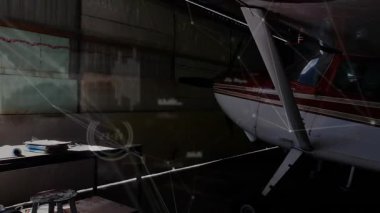 Küre ve bağlantı ağı olan metnin animasyonu. Dijital arayüz teknolojisi ve ağ konsepti dijital olarak oluşturuldu.