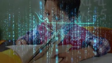 Sınıf öğrencisi kitap sayfalarını çevirirken kod bulut simgesi ve bar izleme süreci üzerinde akıyor. Bilişim, eğitim, dijital, teknoloji, yenilik, öğrenme, fütüristik