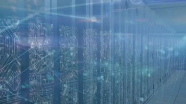 Sunucu odasındaki bağlantı ağının ve mikroişlemci bağlantılarının animasyonu. Küresel ağ ve iş veri depolama teknolojisi kavramı