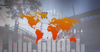 İnşaat alanı üzerinde dünya haritası, istatistik ve finansal veri işleme animasyonu. Küresel iş, finans ve veri işleme kavramı dijital olarak oluşturulmuş video.