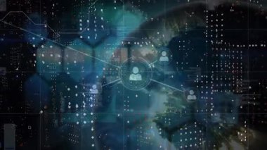 Dünya ve şehir haritası üzerindeki sayılarla bağlantı ağının animasyonu. Dijital arayüz teknolojisi ve ağ konsepti dijital olarak oluşturuldu.
