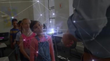 Sınıftaki çeşitli öğrenci grupları arasında bağlantı ağının animasyonu. eğitim ve öğrenme kavramı dijital olarak oluşturulmuş video.