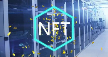 Sunucu odasındaki bağlantı ağının animasyonu. Dijital arayüz teknolojisi ve ağ konsepti dijital olarak oluşturulmuş video bağlantıları.