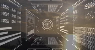 Merkezi dairesel HUD görüntüsü, üç okuma, karanlık ufuk üzerinde koridor oluşturan paneller. Holografik, fütürist, analitik, görselleştirme, yansıtıcı, ızgara, kehribar