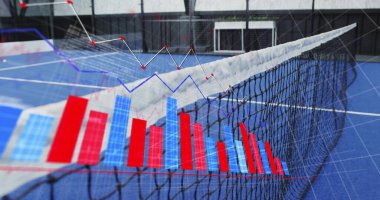 Tenis pastası ağını beyaz bant ve 3D mavi çizelgelerle kapalı kortta çaprazlama olarak çerçevelemek. Analizler, veriler, görselleştirme, grafikler, gösterge panelleri, kaplama, neon