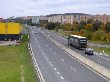 Chomutov, Çek Cumhuriyeti - 19 Ekim 2020: sonbaharda 13. güzergah - analog gürültü dokusu