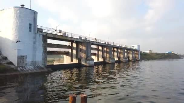 Salida Liberación Agua Del Lago Chembarambakkam Situado Chennai Stock Filmación — Vídeos de Stock