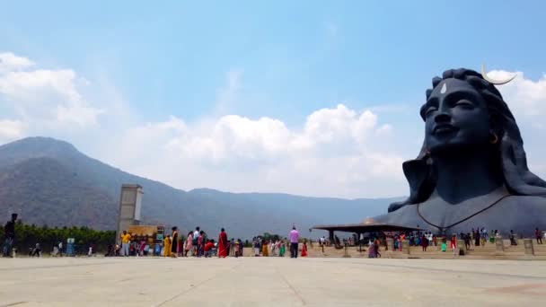 Coimbatore India Березня 2021 Статуя Adiyogi Shiva Люди Відвідують Моляться — стокове відео