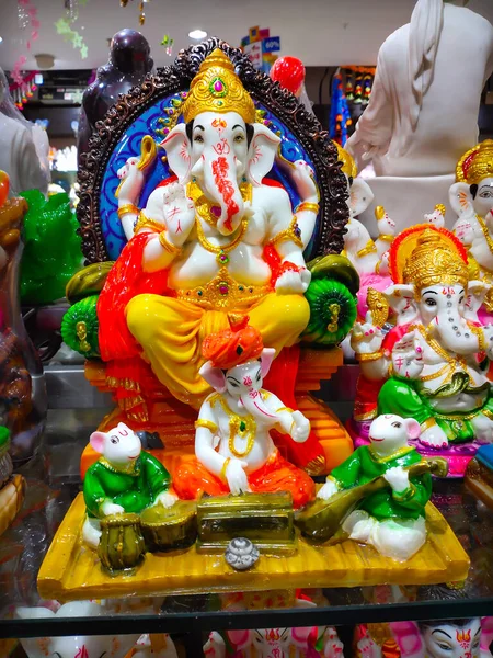 Estátua Deus Hindu Ganesha Mercado Venda Para Festival Ganesh Chaturthi — Fotografia de Stock