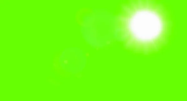 Optik Güneş Işığı Lens Fişeği Efekti Yeşil Arkaplanda Zole Edildi — Stok fotoğraf