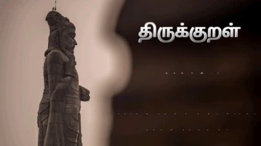 Thiruvalluvar heykeli Tamil Thirukkural ile birlikte sergilenmektedir. 2000 yıllık..