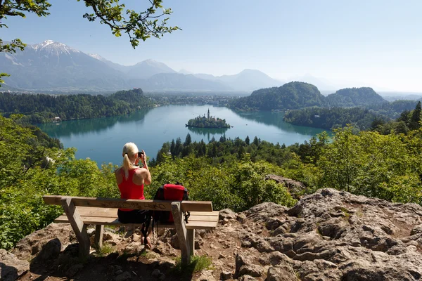Turystycznych, Dokonywanie zdjęcie jeziora Bled, Słowenia Obrazek Stockowy