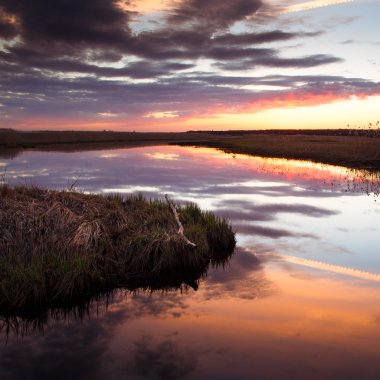 günbatımı Nehri üzerinde