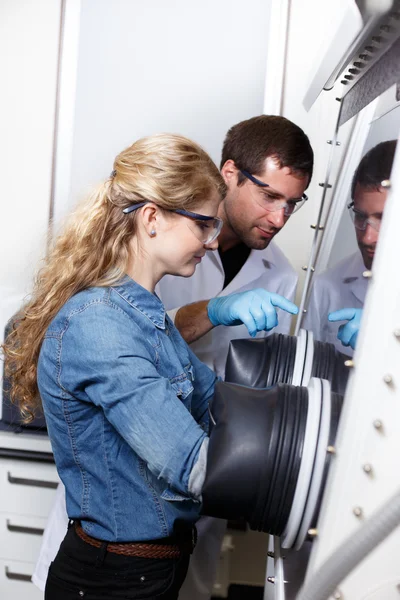 Scientists research in a lab environment — Stock Photo, Image