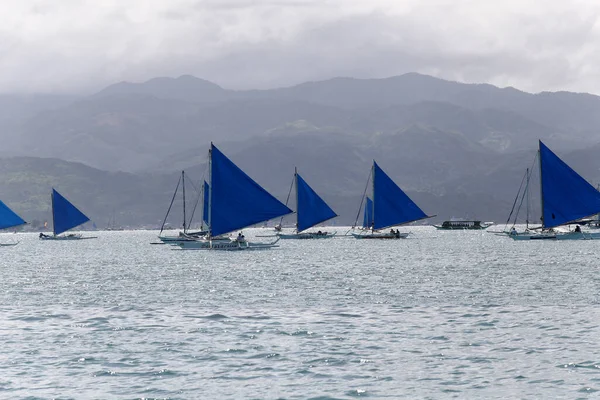 Små Segelbåtar Vid Solnedgången Boracay Filippinerna — Stockfoto