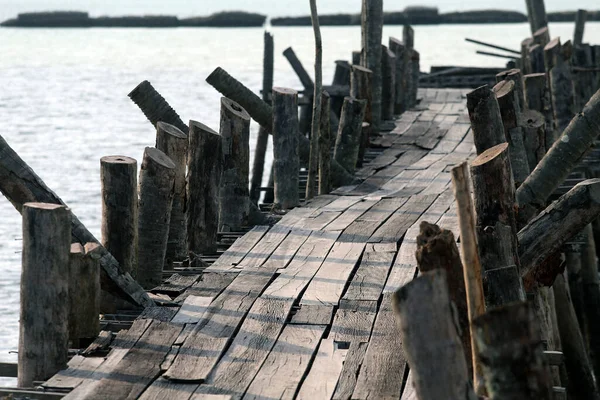 Alte Holzbrücke Zum Meer — Stockfoto