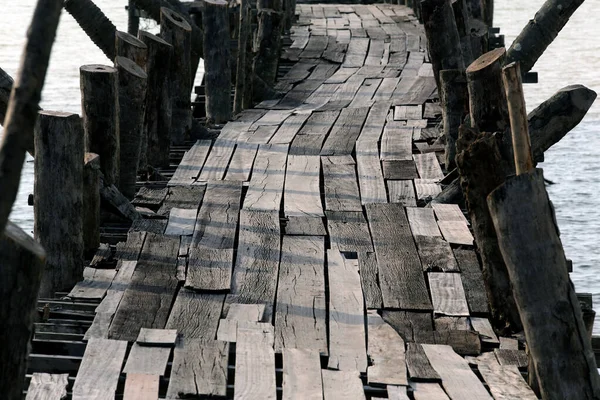Alte Holzbrücke Zum Meer — Stockfoto