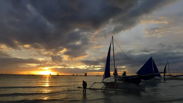 Paisaje Atardecer Velero Costa Isla Boracay Filipinas — Foto de Stock