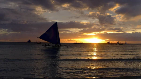 Paisaje Atardecer Velero Costa Isla Boracay Filipinas — Foto de Stock