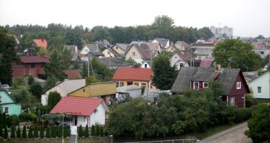 Litvanya 'nın ortasında küçük bir kasaba. Güzel, eski bir çekicisi var.