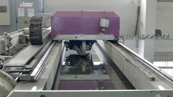 Modern plastik pencereler üreten fabrika, Alytus, Litvanya