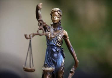 Hukuk ve adalet kavramının ölçüsü ve Themis 'in arka planı. Mahkemede kompozisyon