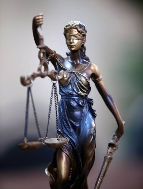 Hukuk ve adalet kavramının ölçüsü ve Themis 'in arka planı. Mahkemede kompozisyon