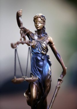 Hukuk ve adalet kavramının ölçüsü ve Themis 'in arka planı. Mahkemede kompozisyon