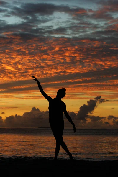 Silhouette Relaxing Lady Beach Sunset Seychelles — Stock Photo, Image