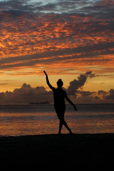 Silhouette Relaxing Lady Beach Sunset Seychelles — Stock Photo, Image