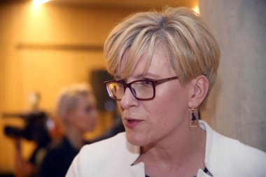 Ingrida, gizli mi? Litvanyalı bir politikacı ve ekonomist, 25 Kasım 2020 tarihinde Litvanya Başbakanı oldu. # Kimliği belirsiz # Antakalnis seçim bölgesinde Seimas üyesi olarak görev yapmıştır. Cumhurbaşkanlığı seçimleri