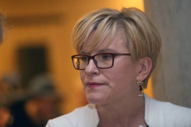 Ingrida, gizli mi? Litvanyalı bir politikacı ve ekonomist, 25 Kasım 2020 tarihinde Litvanya Başbakanı oldu. # Kimliği belirsiz # Antakalnis seçim bölgesinde Seimas üyesi olarak görev yapmıştır. Cumhurbaşkanlığı seçimleri