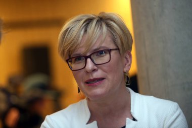 Ingrida, gizli mi? Litvanyalı bir politikacı ve ekonomist, 25 Kasım 2020 tarihinde Litvanya Başbakanı oldu. # Kimliği belirsiz # Antakalnis seçim bölgesinde Seimas üyesi olarak görev yapmıştır. Cumhurbaşkanlığı seçimleri