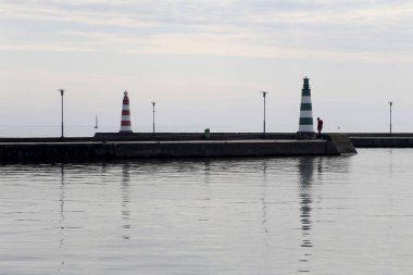 Nida tatil köyündeki liman ve rıhtım. Litvanca