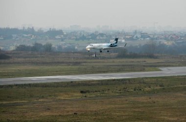 İngiltere kayıtlı G-THFC ile birlikte Embraer Legacy 600 iş jeti 19 Aralık 2013 'te Litvanya' nın Kaunas Havalimanı 'na varacak.