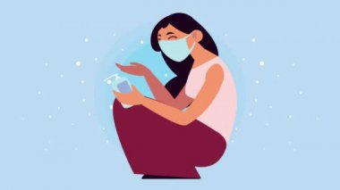 Antibakteriyel sabun şişeli tıbbi maske takan bir kadın.