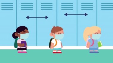 Sosyal mesafeli tıbbi maskeler takan küçük öğrenci grubu.