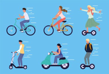 İnsanlar elektrikli scooterla eğleniyor.