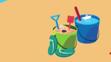 Yaz mevsimi kumsalda oyuncaklar ve parmak arası terliklerle