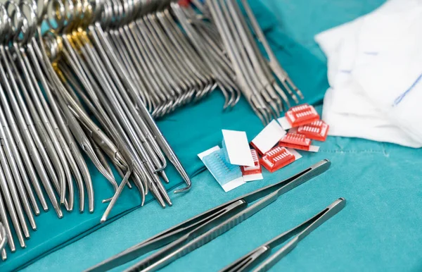 外科手术用的医疗器械 — 图库照片