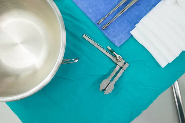 Стерильные Хирургические Инструменты — стоковое фото
