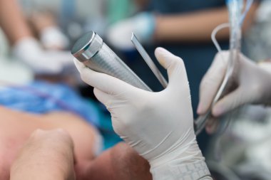 Doktor laringoskop endotrakeal entübasyon için geçerlidir