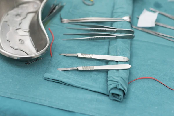 Instrumentów medycznych dla operacji — Zdjęcie stockowe