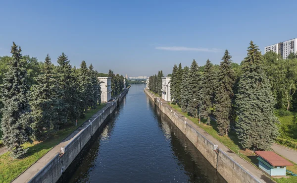 Ağ Geçidi No 9 kanal. Moskova'nın Mnevniki. — Stok fotoğraf