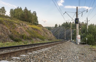 Dağlarda demiryolu.