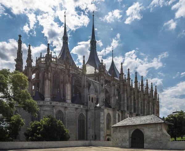 Gotiska kyrkan St. Barbara. — Stockfoto